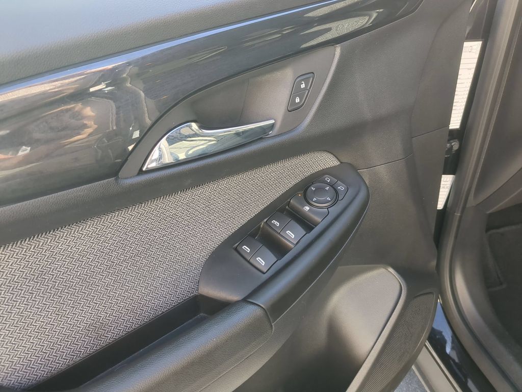 Used 2025 Chevrolet TrailBlazer LT AWD/4WD image 13