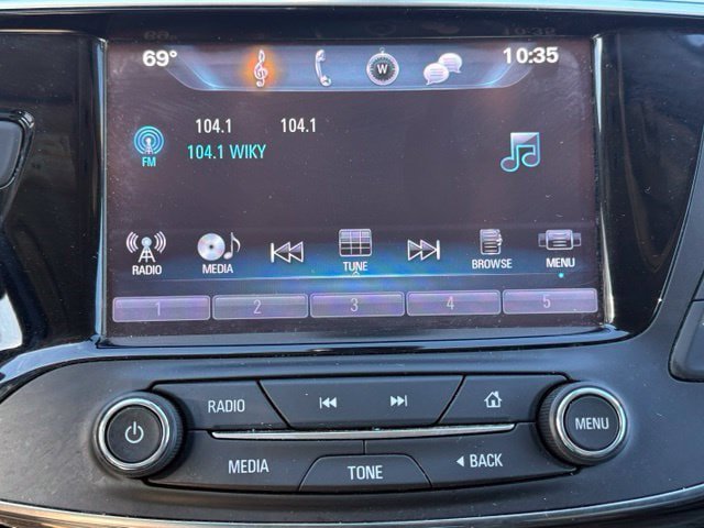 Used 2017 Buick Envision Premium AWD/4WD image 29