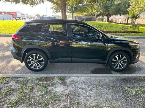 Certified 2023 Toyota Corolla Cross XLE w/ Convenience Package FWD image 7
