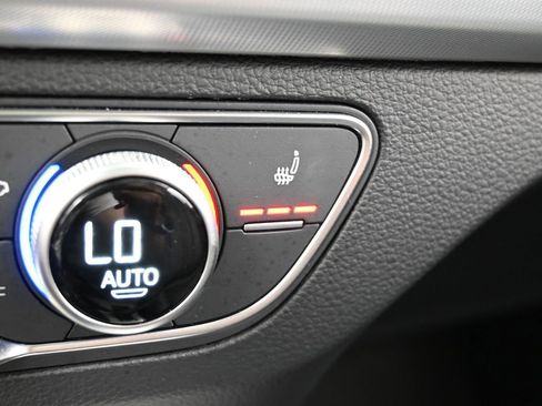 Used 2025 Audi Q5 2.0T Premium image 23