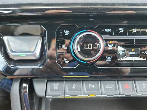 New 2026 GMC Sierra 2500 AT4 w/ AT4 Premium Plus Package AWD/4WD image 18