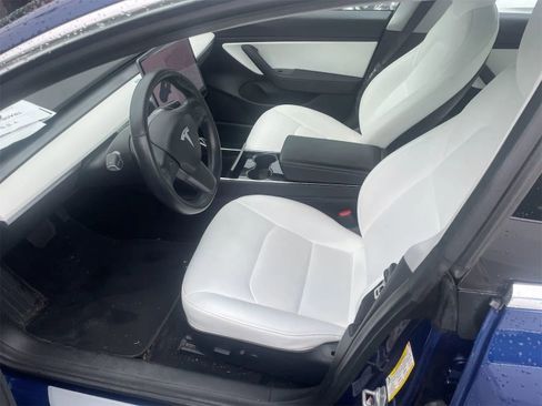 Used 2018 Tesla Model 3 Mid Range RWD image 2