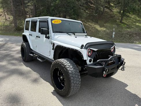 Used 2015 Jeep Wrangler Unlimited Rubicon w/ Connectivity Group AWD/4WD image 3
