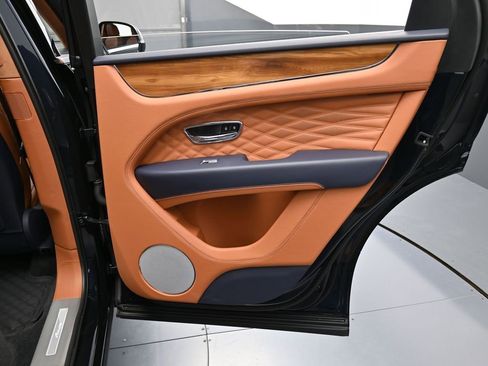 Certified 2024 Bentley Bentayga Azure image 30