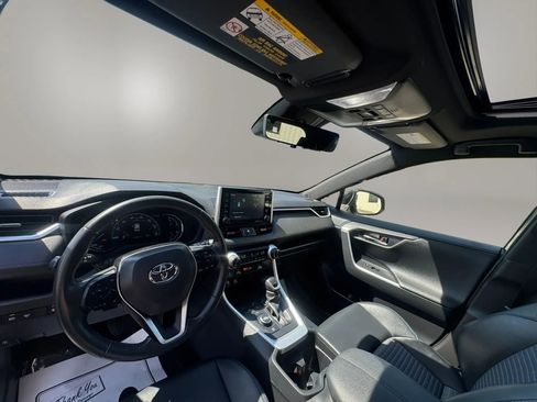 Used 2021 Toyota RAV4 XSE w/ XSE Grade Weather Package AWD/4WD image 15