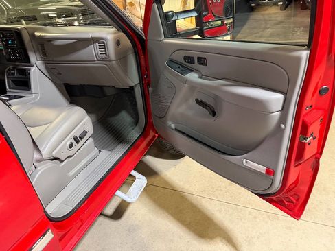 Used 2006 GMC Sierra 2500 SLT w/ Heavy-Duty Power Package image 43