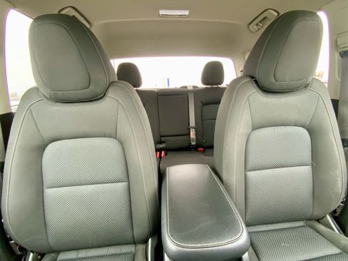 Used 2020 Chevrolet Colorado LT image 33