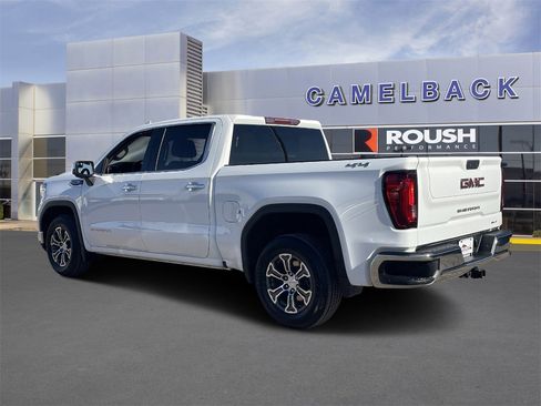 Used 2024 GMC Sierra 1500 SLT image 3