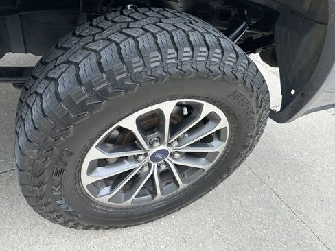 Used 2018 Ford F150 XLT w/ Equipment Group 302A Luxury AWD/4WD image 7