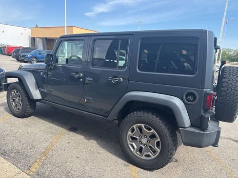 Used 2017 Jeep Wrangler Unlimited Rubicon w/ Connectivity Group AWD/4WD image 4