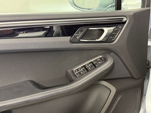 Used 2024 Porsche Macan image 15
