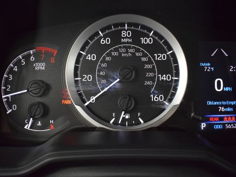 Used 2021 Toyota Corolla LE FWD image 16