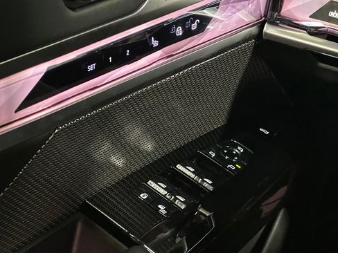 Used 2024 BMW i7 xDrive60 w/ Executive Package image 35