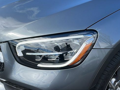 Used 2021 Mercedes-Benz GLC 300 4MATIC image 4