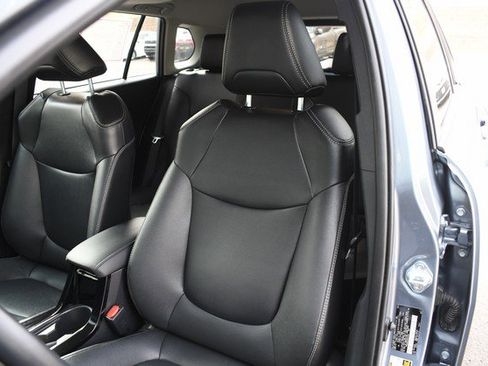 Certified 2022 Toyota Corolla Cross XLE w/ Convenience Package image 17