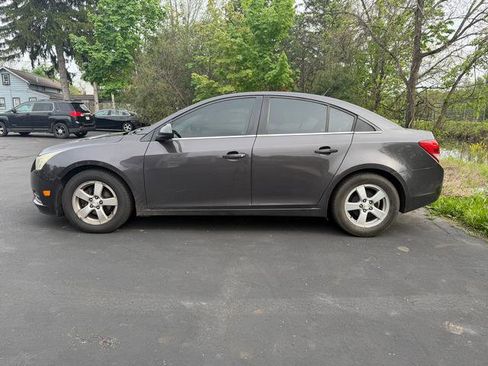 Used 2014 Chevrolet Cruze LT w/ Technology Package FWD image 1