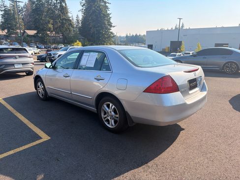 Used 2007 Honda Accord SE image 3