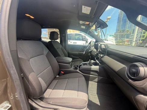 Used 2025 Chevrolet Colorado Trail Boss AWD/4WD image 5