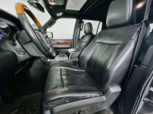 Used 2015 Lincoln Navigator 4WD image 22