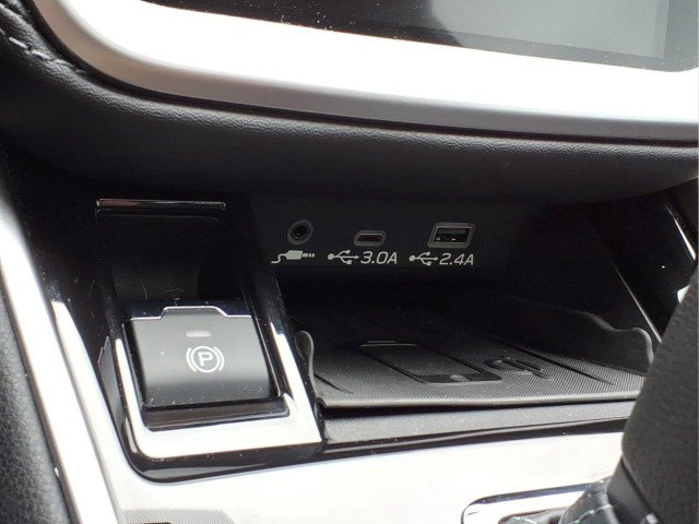 Used 2023 Subaru Outback Limited AWD/4WD image 17