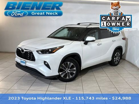 Used 2023 Toyota Highlander XLE image 1