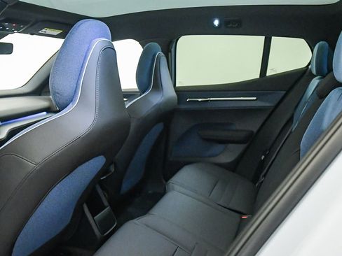 New 2026 Volvo EX30 Plus w/ Protection Package Premier image 19