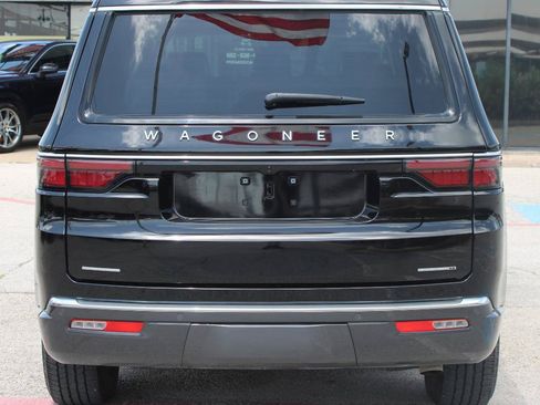 Used 2022 Jeep Wagoneer Series I AWD/4WD image 5