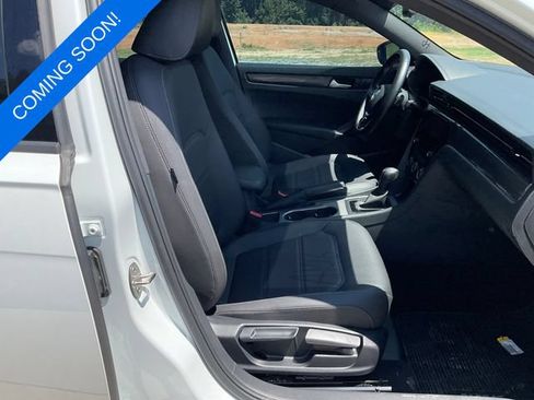 Used 2021 Volkswagen Passat 2.0T R-Line FWD image 3