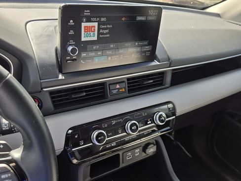 Used 2025 Honda Pilot EX-L image 19