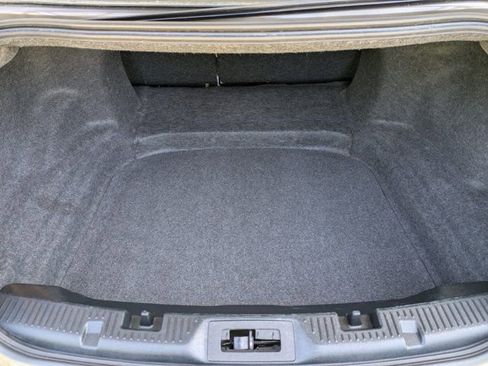 Used 2016 Ford Taurus Limited image 18