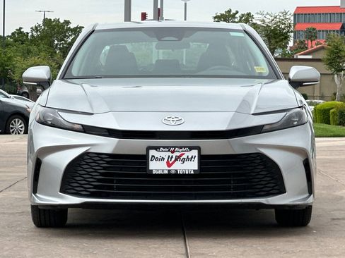 Used 2025 Toyota Camry LE image 10