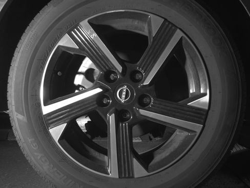 Used 2025 Nissan Sentra SV FWD image 15