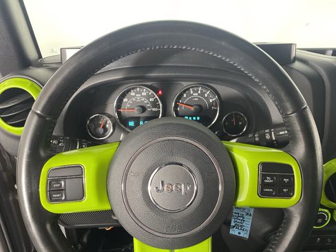 Used 2018 Jeep Wrangler Unlimited Sport S AWD/4WD image 19