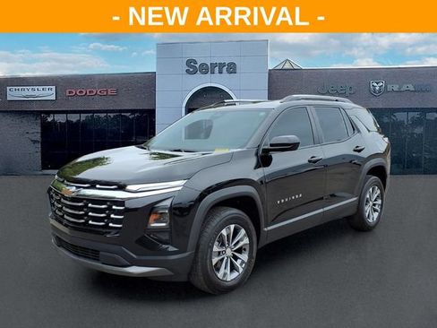 Used 2025 Chevrolet Equinox LT w/ Convenience Package II FWD image 3