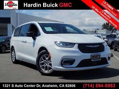 Used 2024 Chrysler Pacifica Touring FWD image 1
