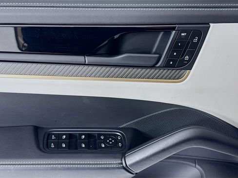 Certified 2024 Porsche Cayenne S AWD/4WD image 11