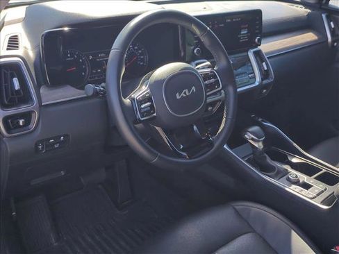 Used 2022 Kia Sorento EX image 9
