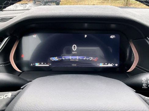 New 2025 Jeep Grand Cherokee Altitude image 18