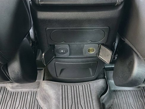 Used 2024 Ford Explorer XLT w/ Equipment Group 202A AWD/4WD image 39