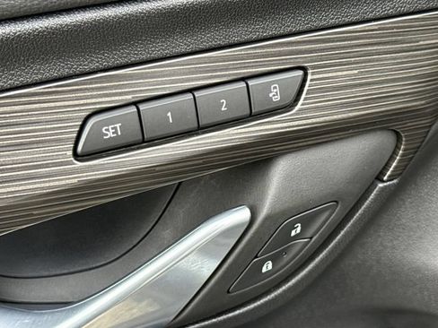 Used 2024 GMC Terrain SLT w/ Tech Package AWD/4WD image 21