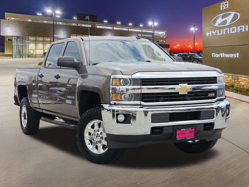 Used 2015 Chevrolet Silverado 2500 LT w/ Z71 Package, Off-Road AWD/4WD image 3