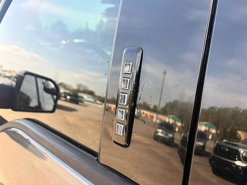 Used 2019 Ford F150 Lariat w/ Trailer Tow Package image 17