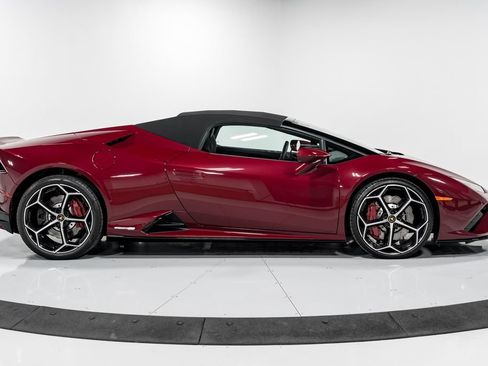 Used 2022 Lamborghini Huracan EVO RWD image 39