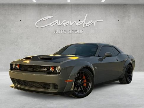 Used 2019 Dodge Challenger SRT Hellcat image 1