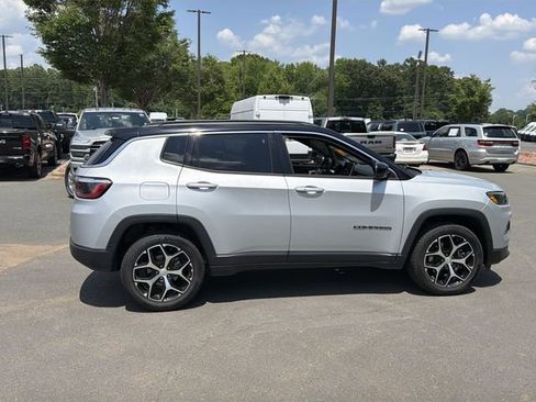 Used 2024 Jeep Compass Limited AWD/4WD image 5