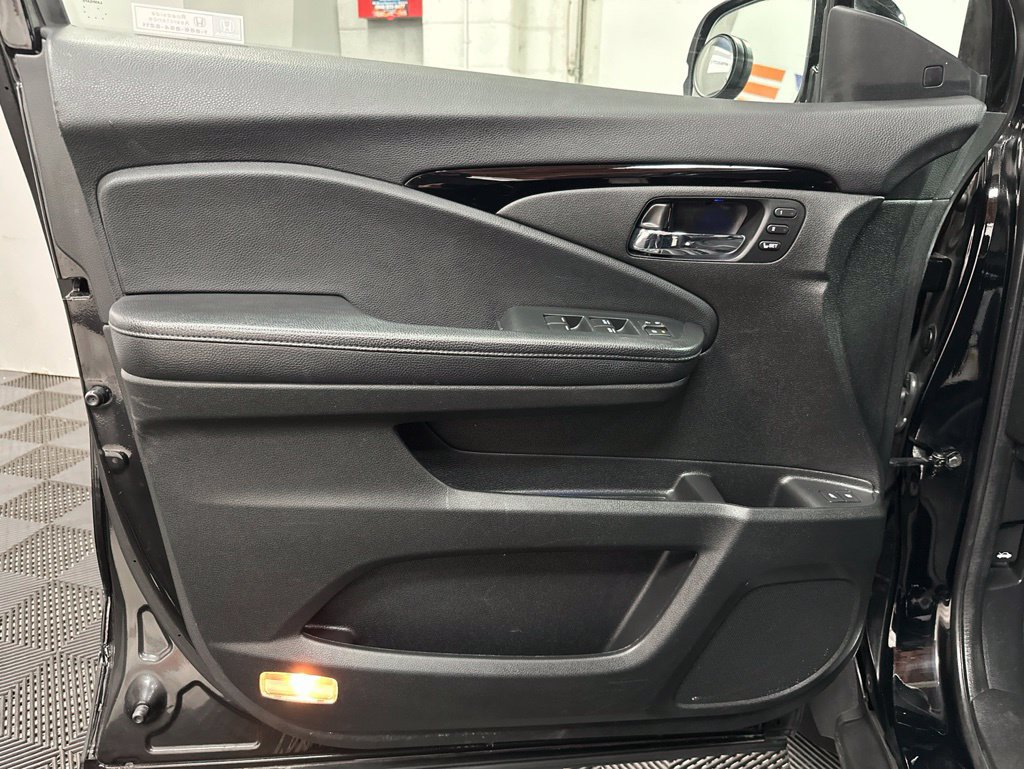 Used 2022 Honda Pilot Touring image 14