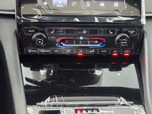 New 2025 Jeep Grand Cherokee L Altitude image 33