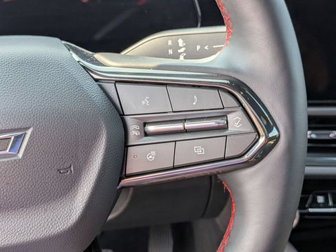 Used 2025 Chevrolet Equinox EV RS FWD image 19