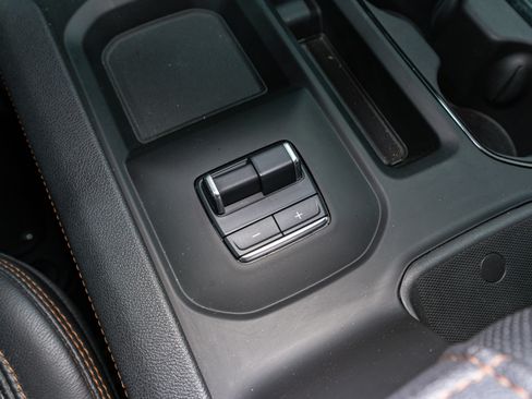 Used 2024 GMC Sierra 2500 AT4 w/ AT4 Premium Plus Package image 29