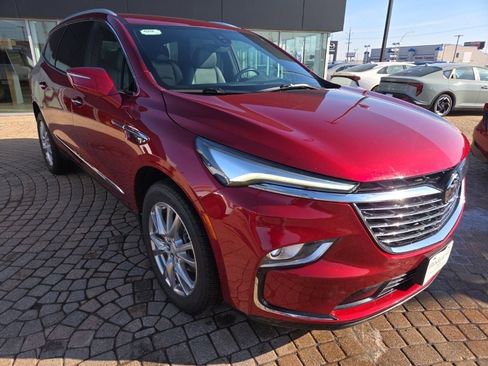 Used 2022 Buick Enclave Premium w/ Surround and Sites Package image 3